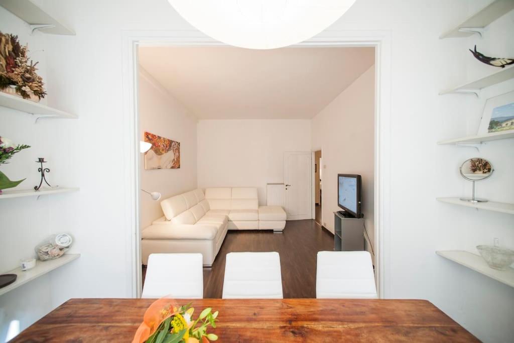 Apartment Great In Great Location *